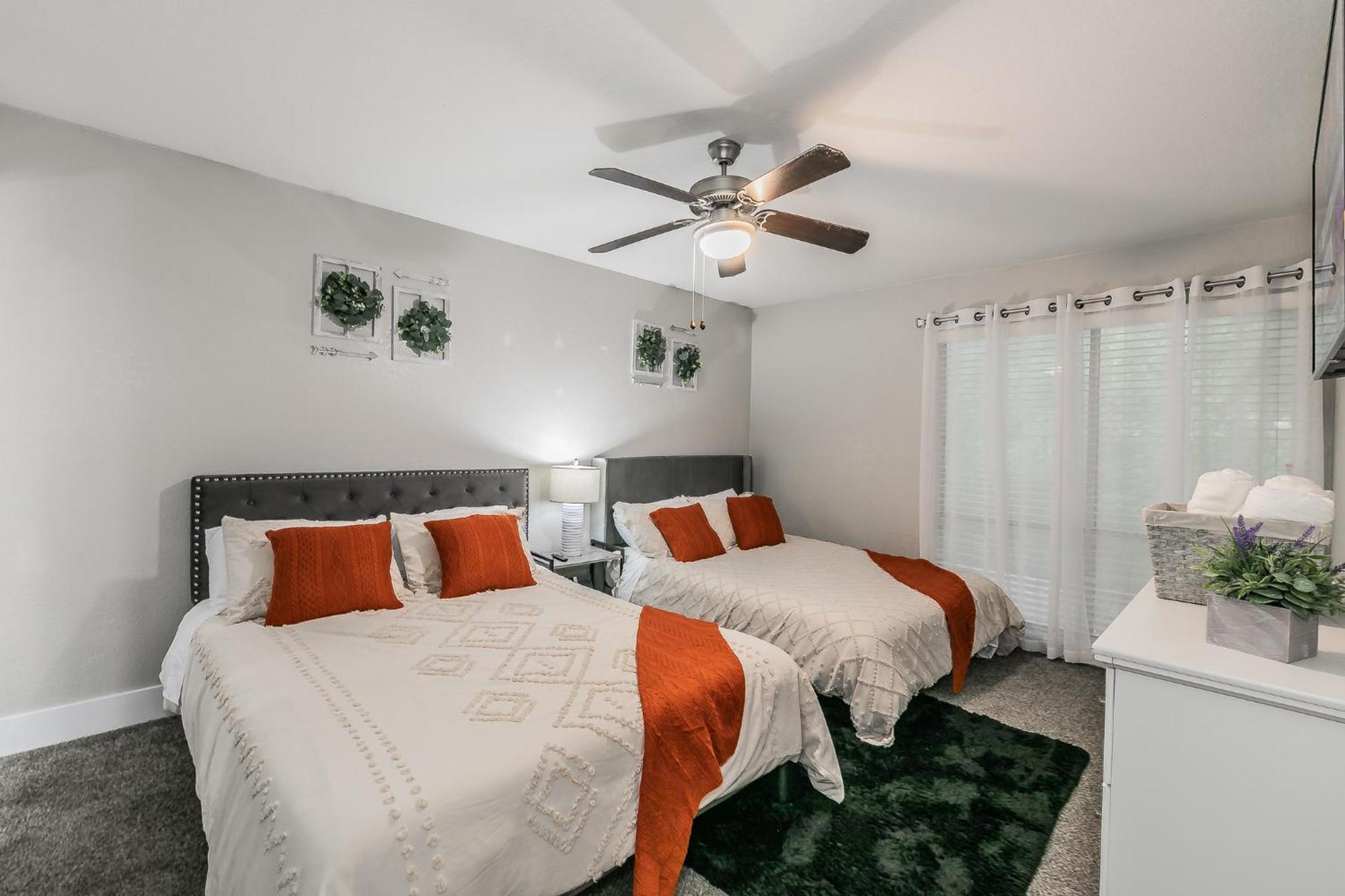 Cozy 2Br Farmhouse Apt - Sleeps 8 - Free Parking! Арлінгтон Екстер'єр фото