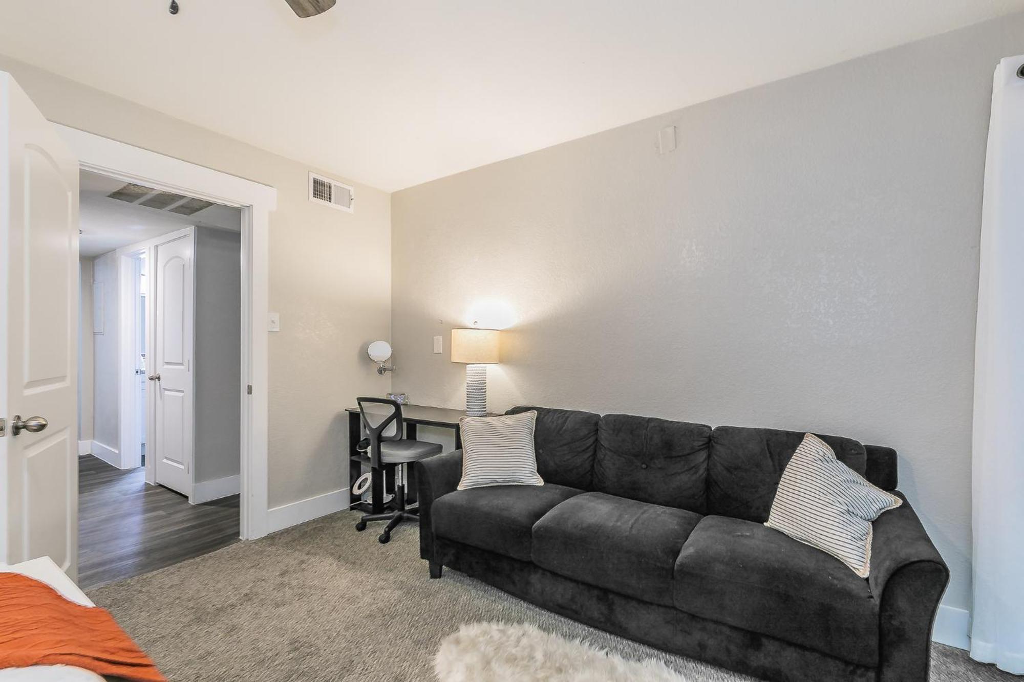 Cozy 2Br Farmhouse Apt - Sleeps 8 - Free Parking! Арлінгтон Екстер'єр фото