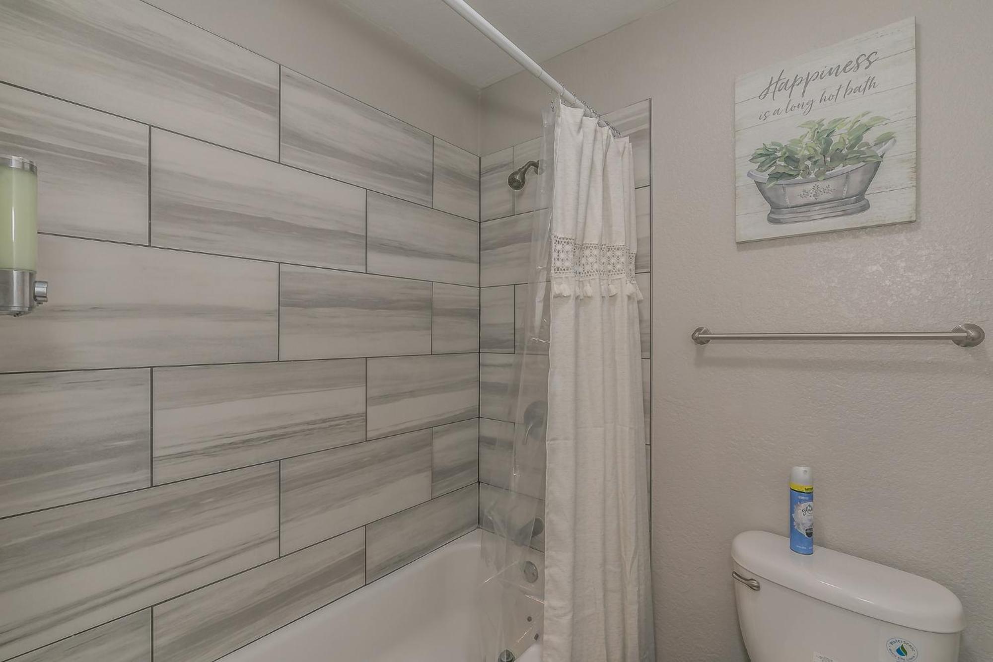 Cozy 2Br Farmhouse Apt - Sleeps 8 - Free Parking! Арлінгтон Екстер'єр фото